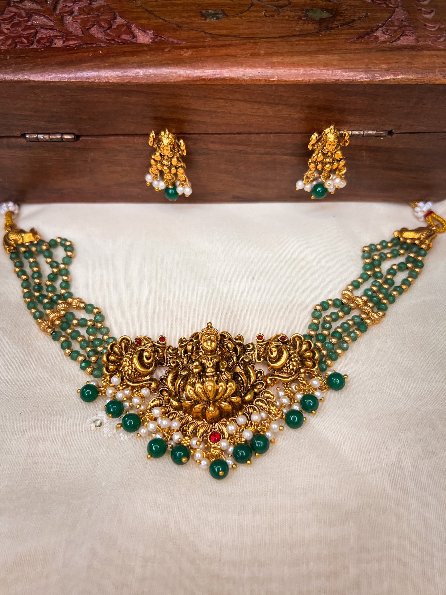 Green laxmi choker